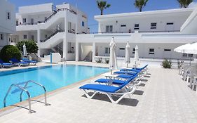 Michalis Studios & Apartments